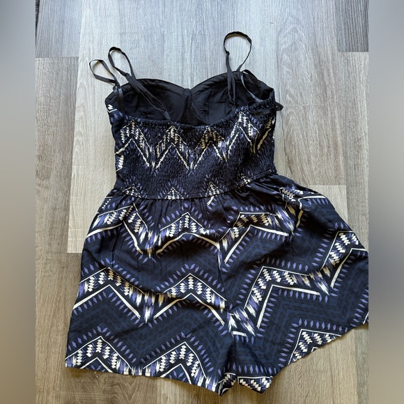 Romper - Picture 2 of 3